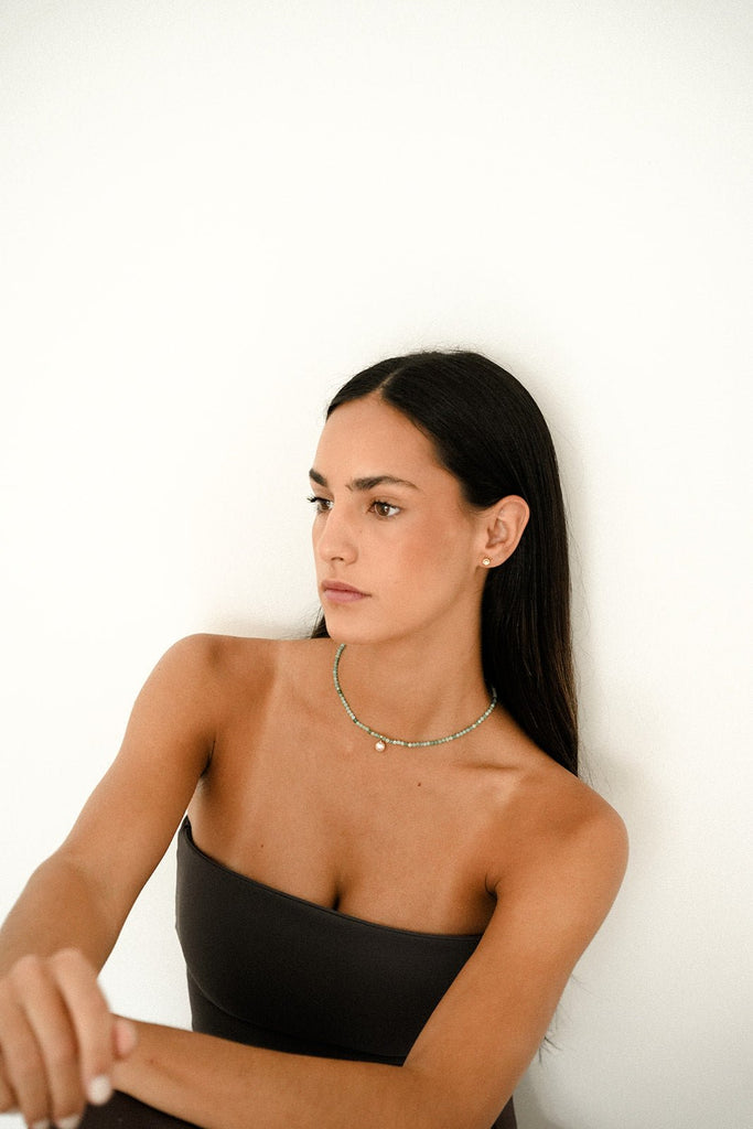 Collar Perla Cultivada Akoya, Diamante y Esmeraldas, Cierro Oro 18K - MIMUKA (Pinctada fucata)