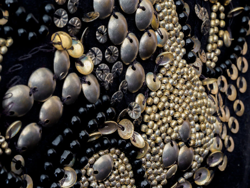 Explore Luxurious Dark Tahitian Pearls for Elegance