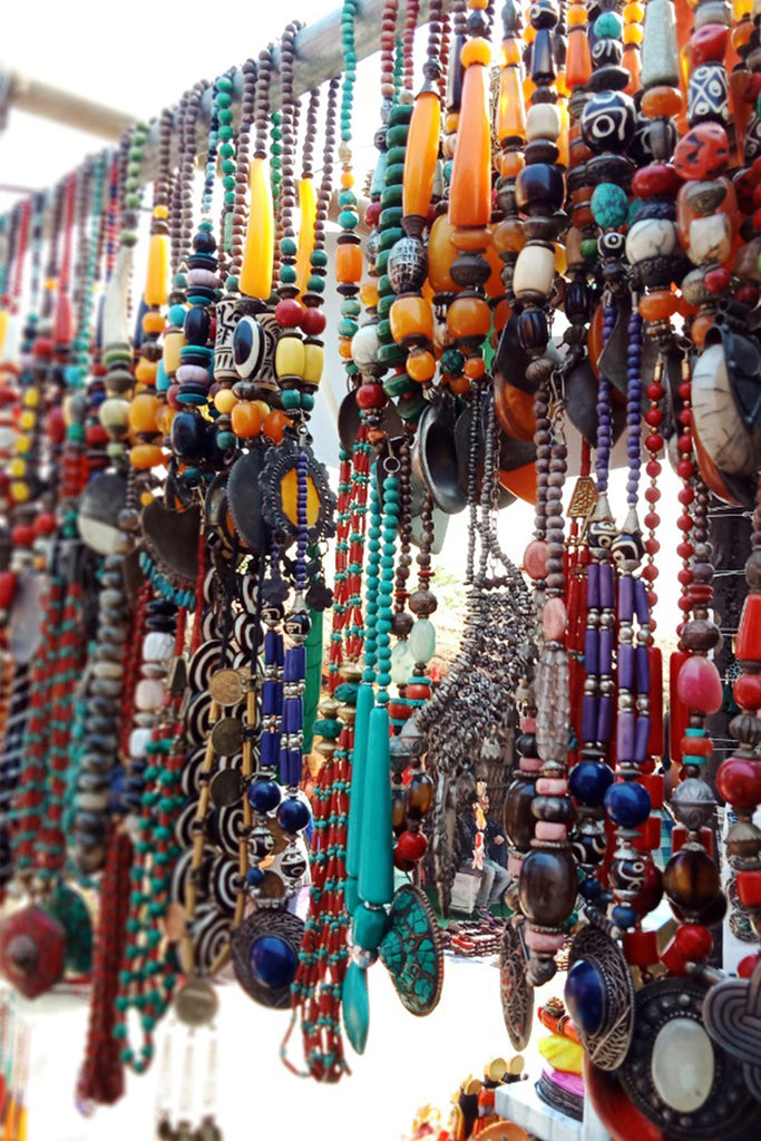 Elegant Colorful Necklaces That Enhance Tahitian Pearls