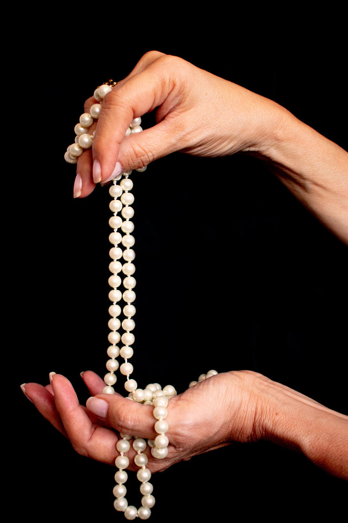 The Unsung Heroines of the Tahitian Pearl Industry