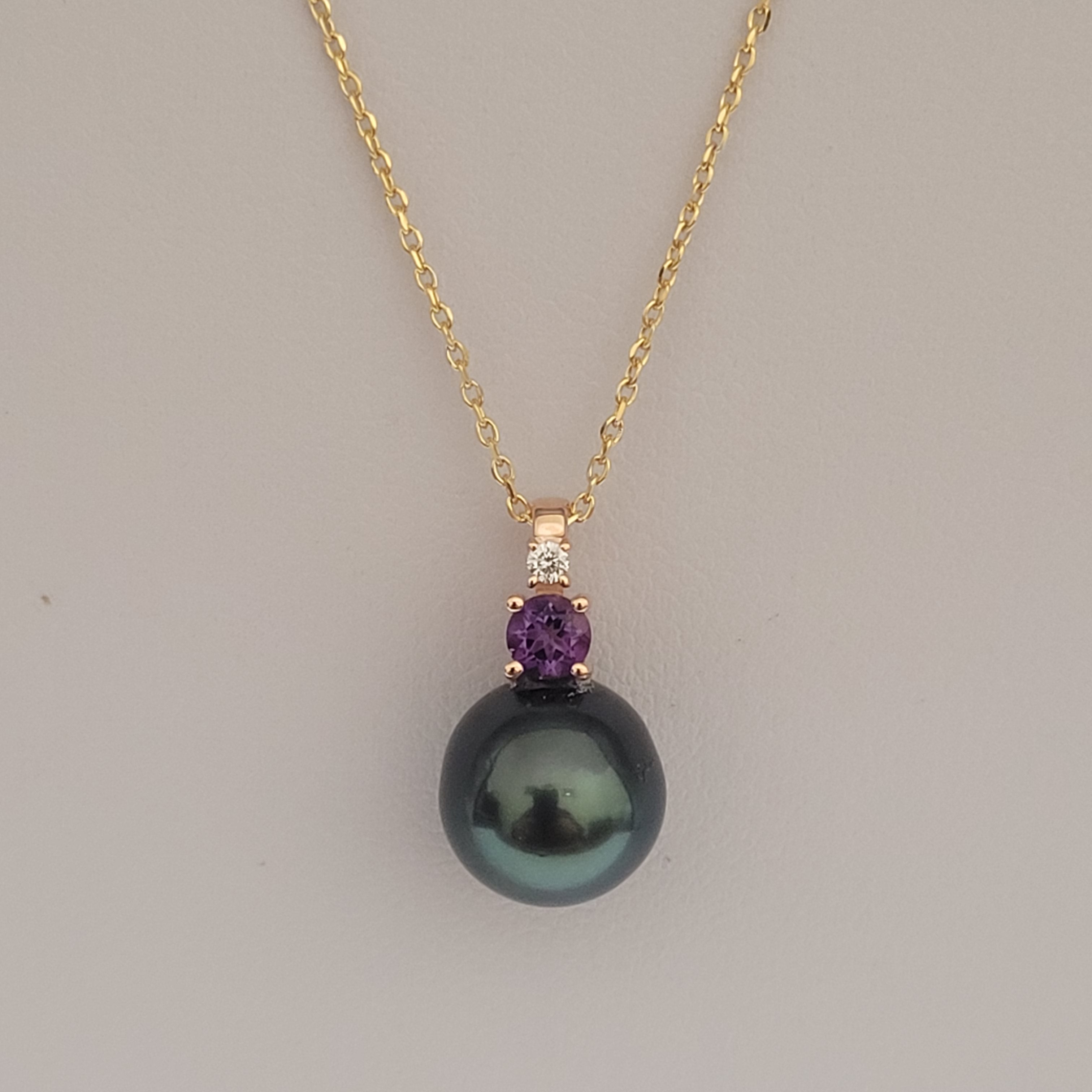 Tahti Pearl, Diamond, Amethyst, 18K Gold Pendant Necklace