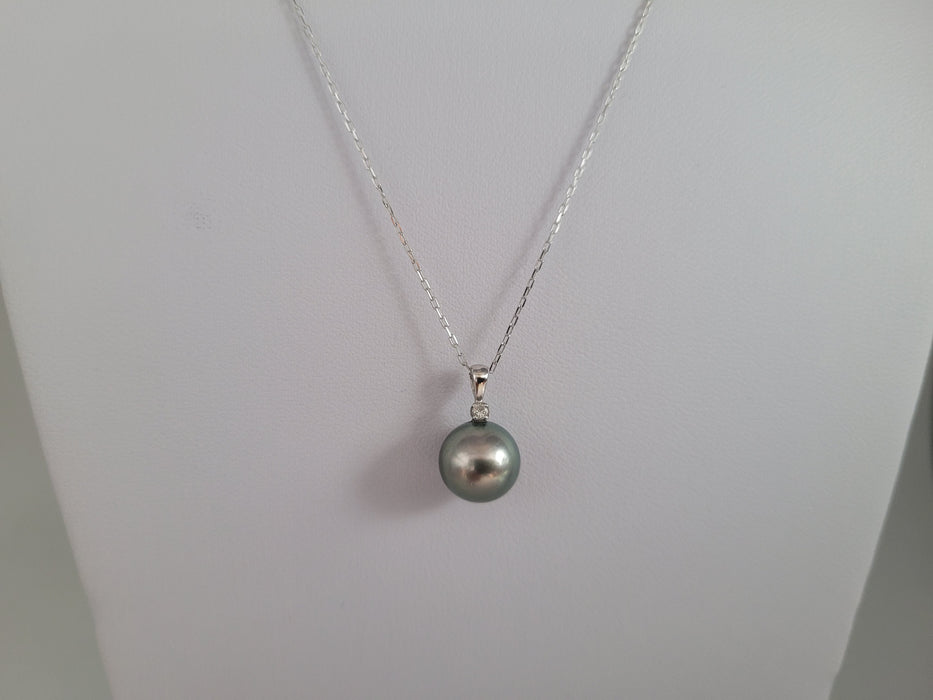 Tahiti Pearl 9-10 mm  Pendant Necklace with Diamond and 18k White Gold |  The South Sea Pearl |  The South Sea Pearl