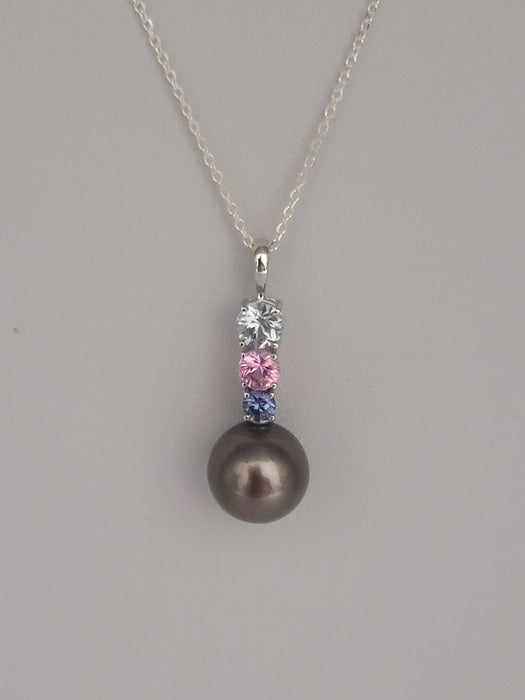 Tahiti Pearl 9-10 mm and Natural Sapphires, 18K Gold Pendant