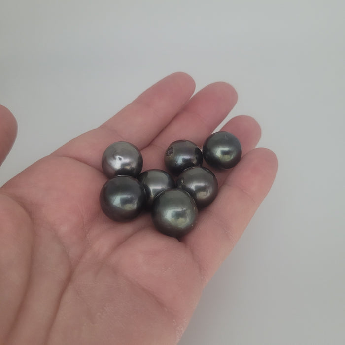 Tahiti Pearls 15-16 mm dark color and high luster