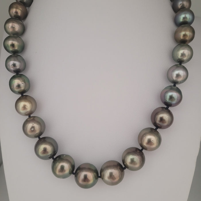 Tahiti Pearls 12-14 mm Round Very High Luster 18K Gold Clasp