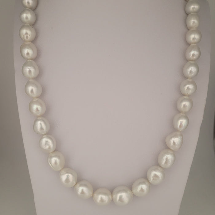 White South Sea Pearls 10-12 mm Very High Luster 18K Gold Clasp