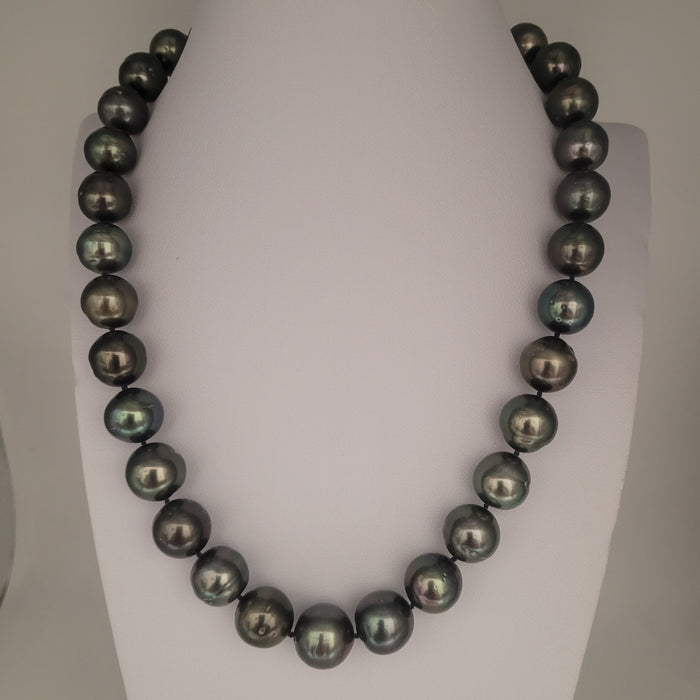 Tahiti Pearls Necklace 12-13 mm Excellent Luster 18K Gold Clasp
