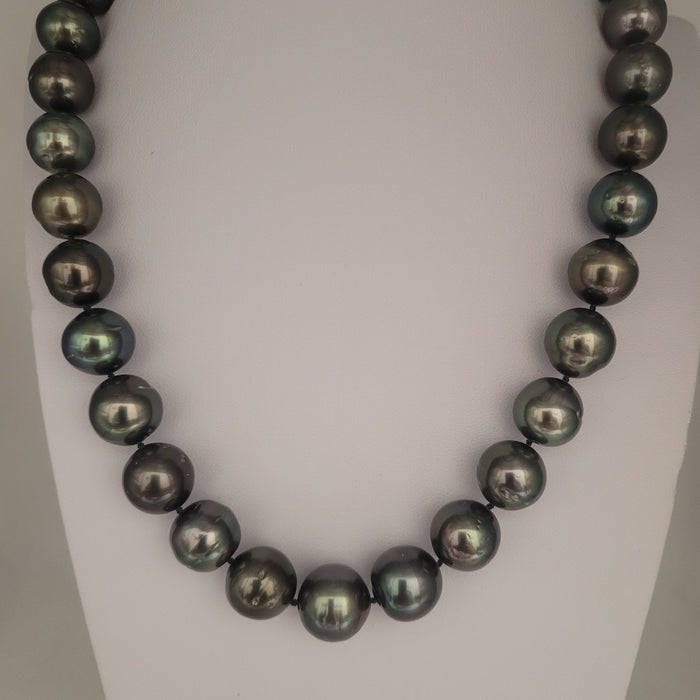 Tahiti Pearls Necklace 12-13 mm Excellent Luster 18K Gold Clasp