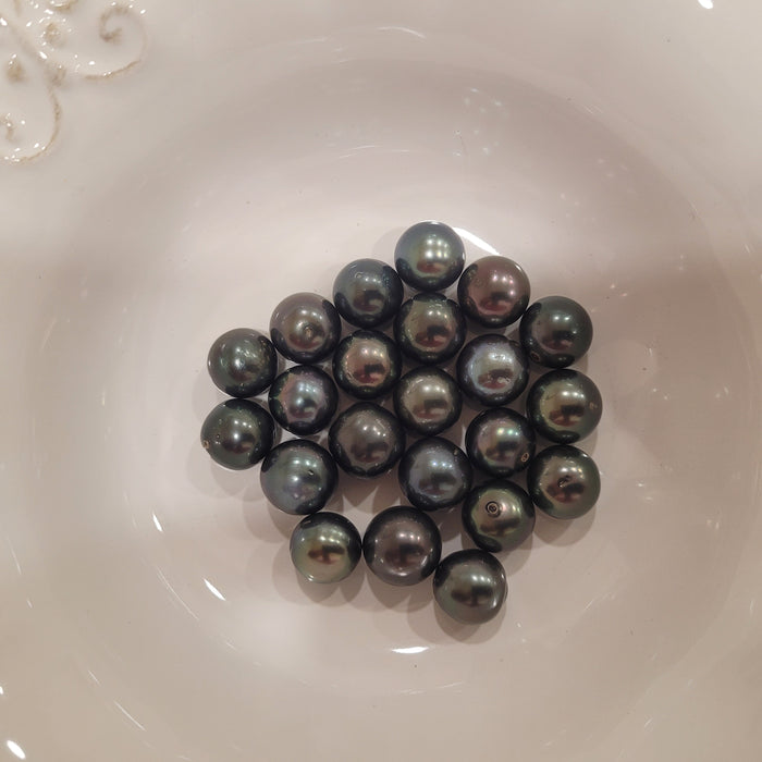 Tahiti Loose Pearls 11-12 mm Dark Color and Very High Luster