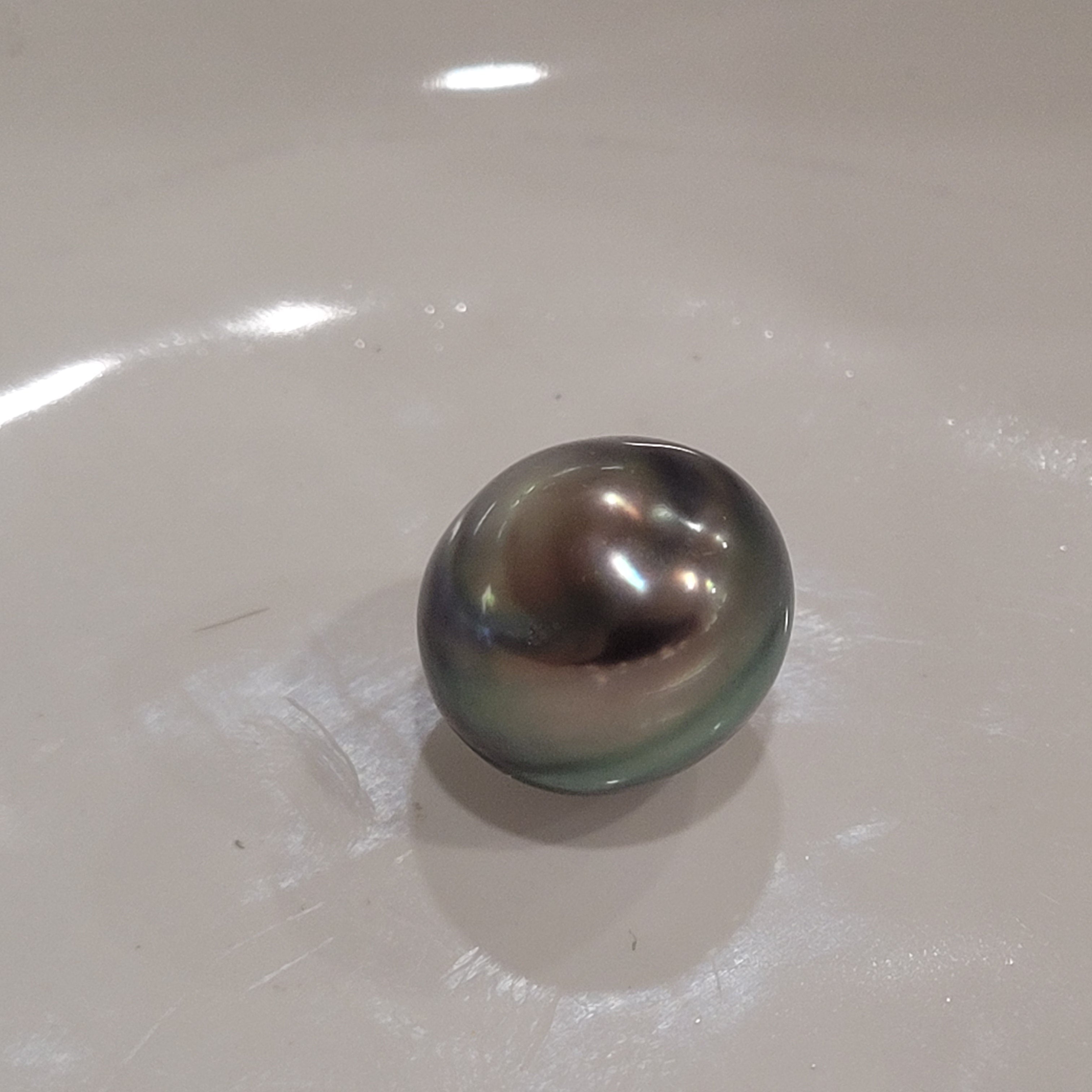 Tahiti Pearl 14 mm Dark Color, High Luster