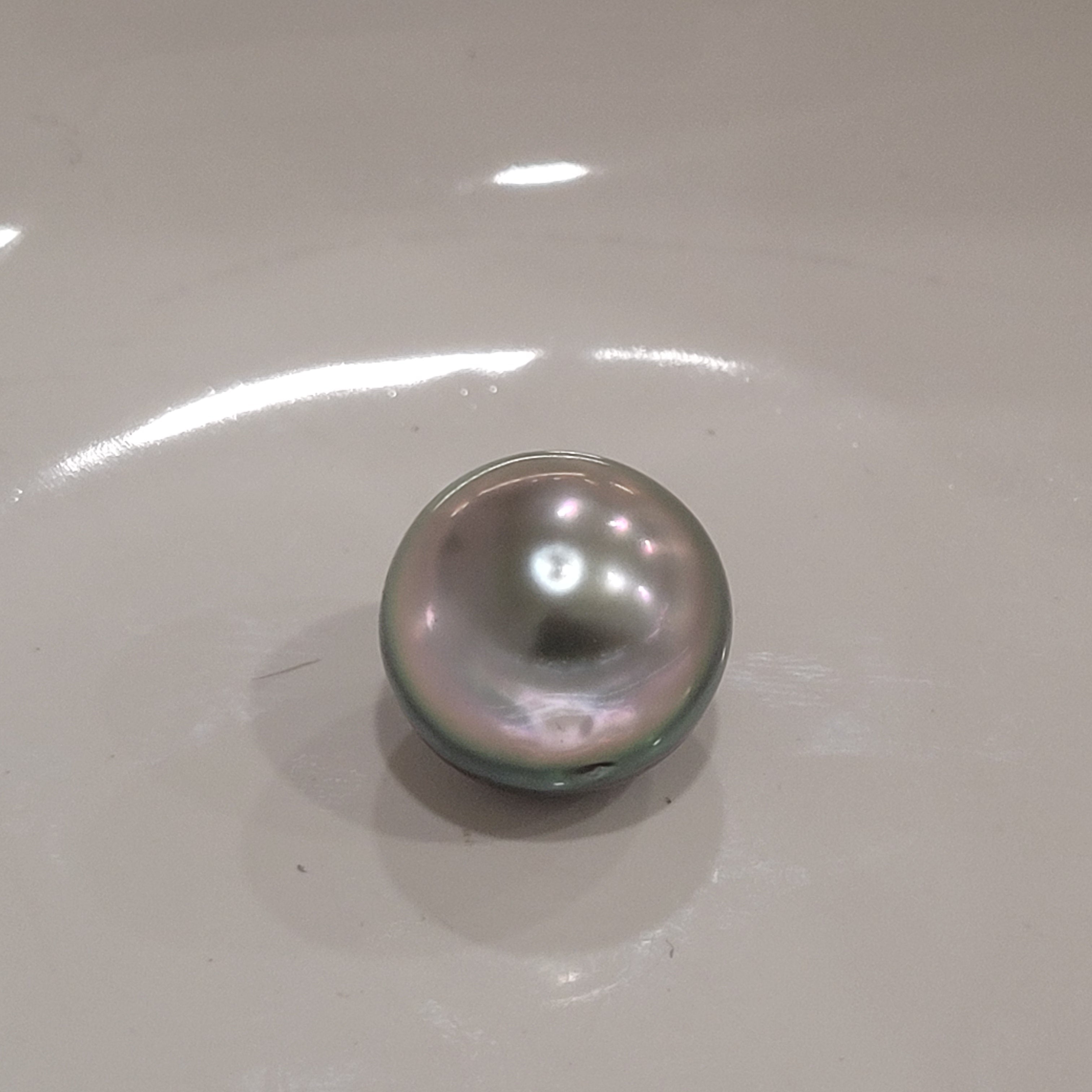 Tahiti Pearl 14 mm Dark Color, High Luster