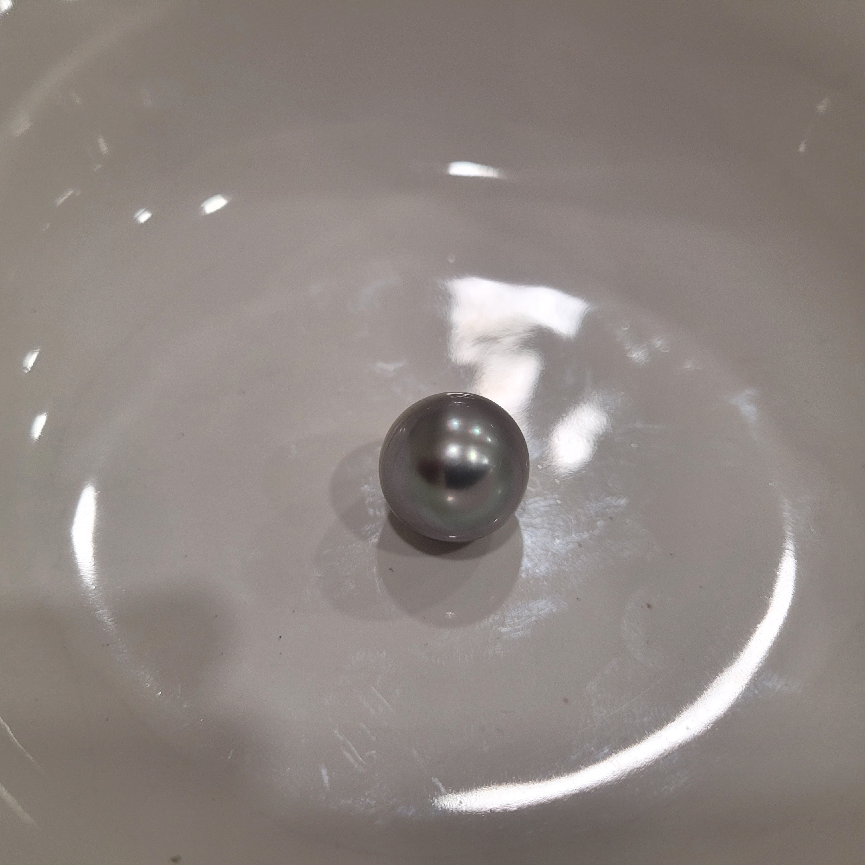 14 mm Tahiti Pearl, Light Silver Color, High Luster