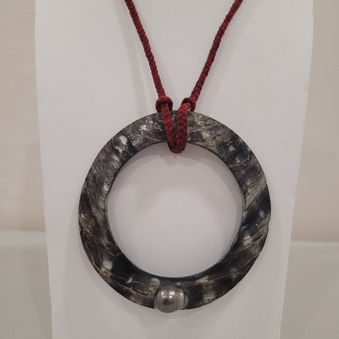 Tahiti Pearl & Mother of Pearl Pendant Necklace