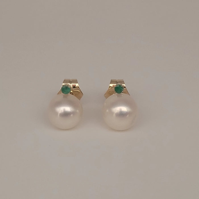 Akoya Cultured Pearl 8-8.5 mm AAA Yellow Gold 9K and Emeralds Precious Stones | The South Sea Pearl |  The South Sea Pearl