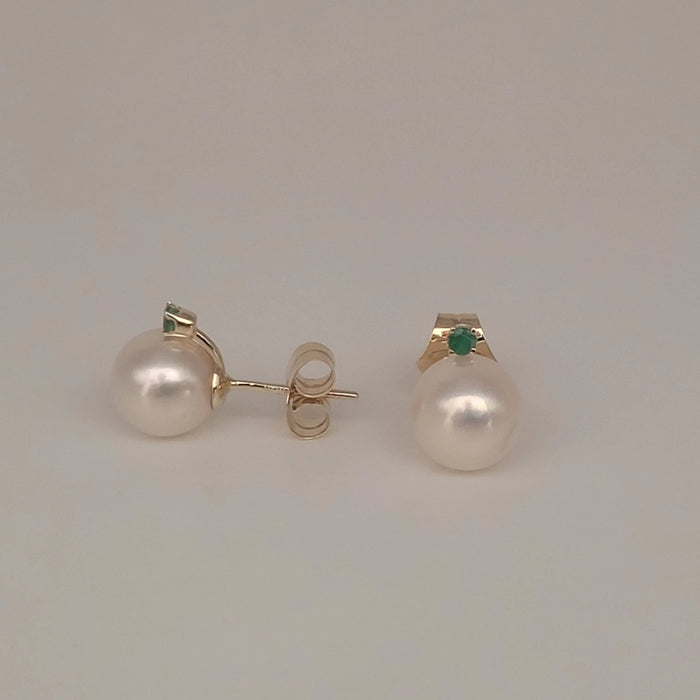 Akoya Cultured Pearl 8-8.5 mm AAA Yellow Gold 9K and Emeralds Precious Stones | The South Sea Pearl |  The South Sea Pearl