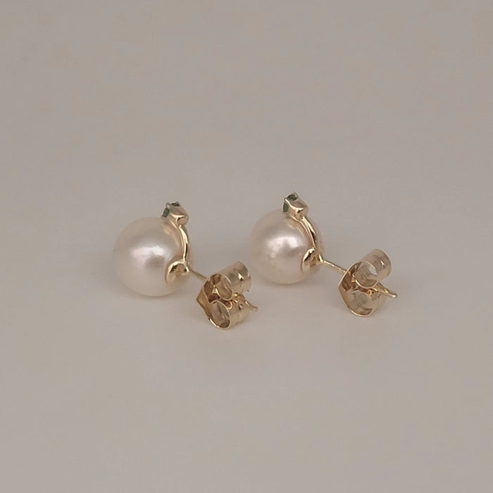 Akoya Cultured Pearl 8-8.5 mm AAA Yellow Gold 9K and Emeralds Precious Stones | The South Sea Pearl |  The South Sea Pearl