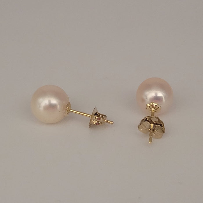 Pareloorknop, 7.5–8 mm, rond, witte kleur, hoge glans, AAA (kwekersgradering), in 18-karaats goud