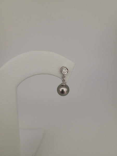 Earrings of Tahiti Pearls AAA Quality, 0.20 Cts Diamonds, and 18K Solid Gold | The South Sea Pearl |  The South Sea Pearl