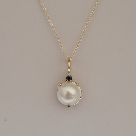 Pendant Australian Mabe Pearl and Sapphire 18K Yellow Gold |  The South Sea Pearl |  The South Sea Pearl