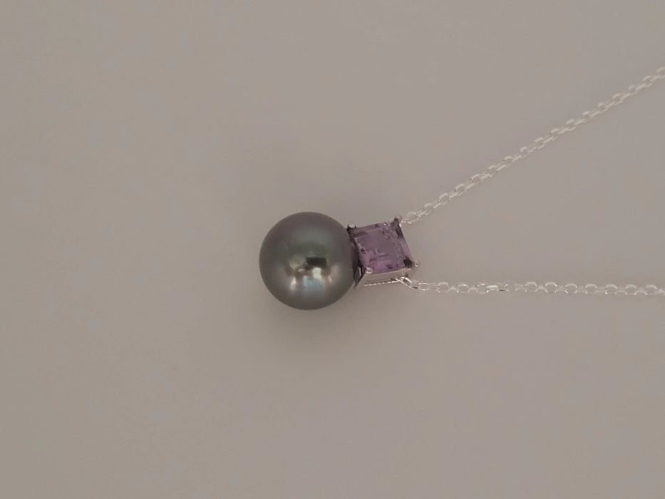 Pendant Necklace Tahiti Pearl 9 mm AAA, Precious Stone, 18K Solid Gold | The South Sea Pearl |  The South Sea Pearl