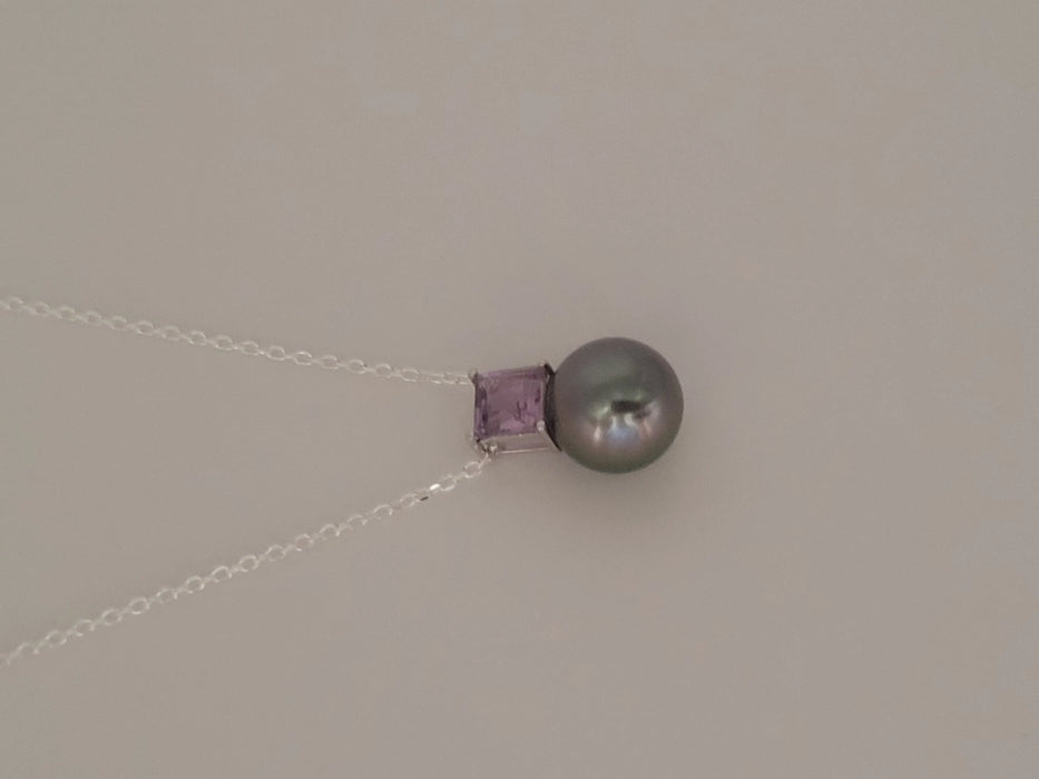 Pendant Necklace Tahiti Pearl 9 mm AAA, Precious Stone, 18K Solid Gold | The South Sea Pearl |  The South Sea Pearl