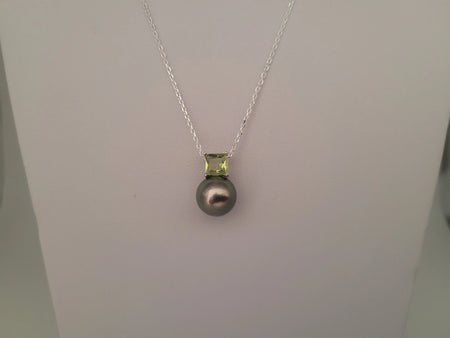 Pendant Necklace Tahiti Pearl 9 mm AAA, Precious Stone, 18K Solid Gold | The South Sea Pearl |  The South Sea Pearl