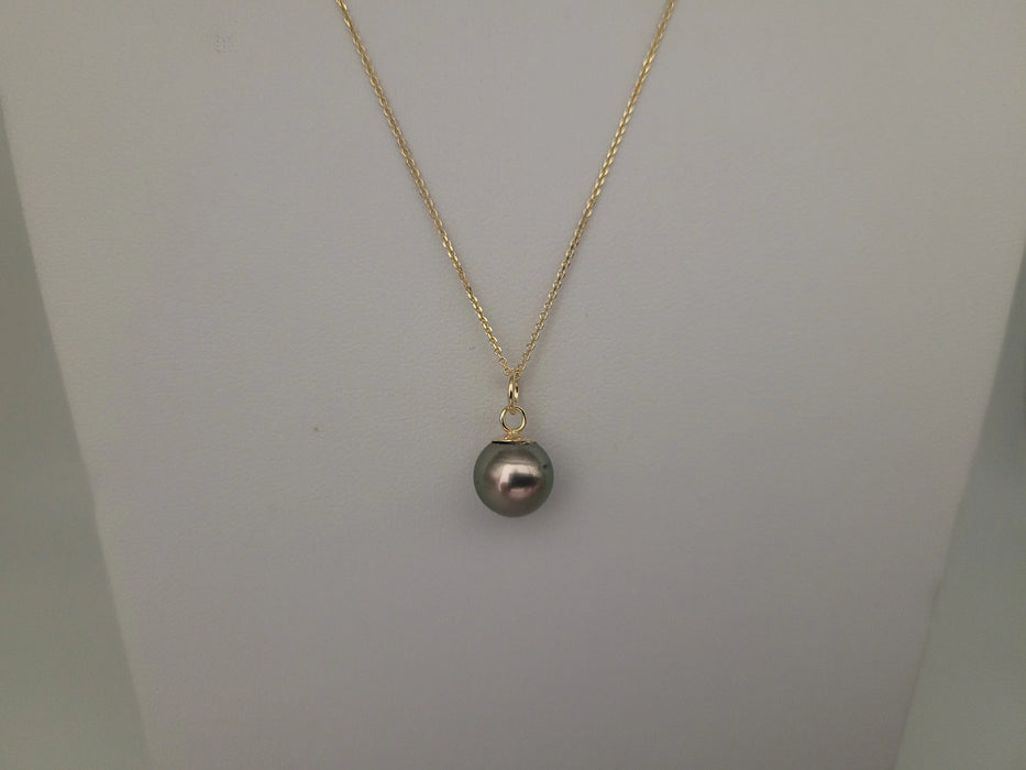 Pendant of a Tahiti Pearl AAA 9 mm Round dark Color 18K Gold | The South Sea Pearl |  The South Sea Pearl