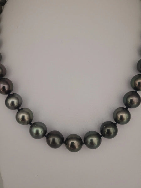 Tahiti Pearl Necklace 10-11 mm Dark Color, 18K Solid Gold Clasp | The South Sea Pearl |  The South Sea Pearl