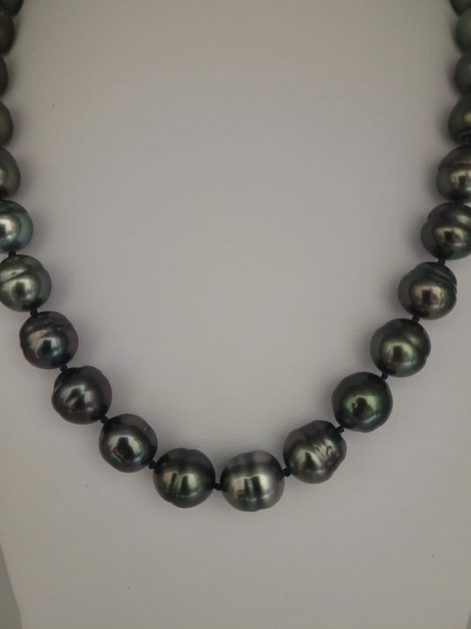 Tahiti Pearl Necklace of 10-10.80 mm Dark Natural Color and high Luster, 18K Gold clasp | The South Sea Pearl |  The South Sea Pearl