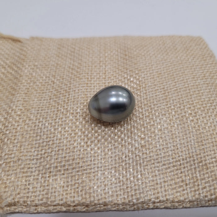 Tahiti Pearl Tear- Drop shape 18 x 14 mm AAA | The South Sea Pearl |  The South Sea Pearl