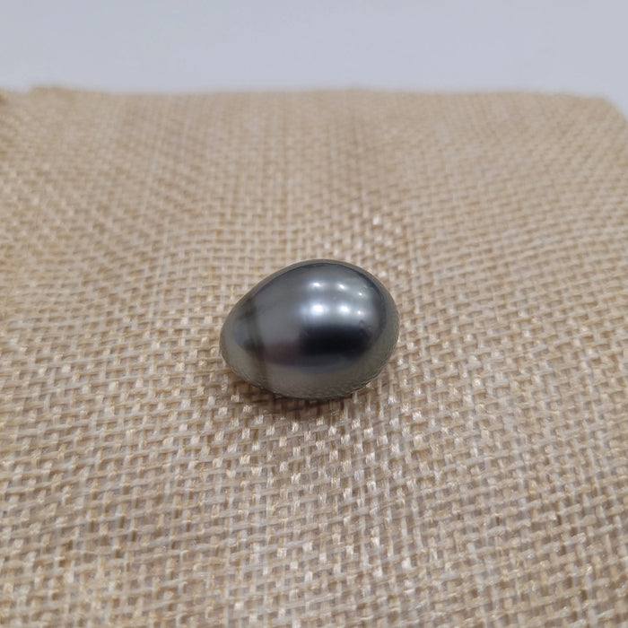 Tahiti Pearl Tear- Drop shape 18 x 14 mm AAA | The South Sea Pearl |  The South Sea Pearl