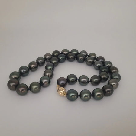 Tahiti Pearls Necklace 10-11 mm Black Color 18K Gold clasp | The South Sea Pearl |  The South Sea Pearl