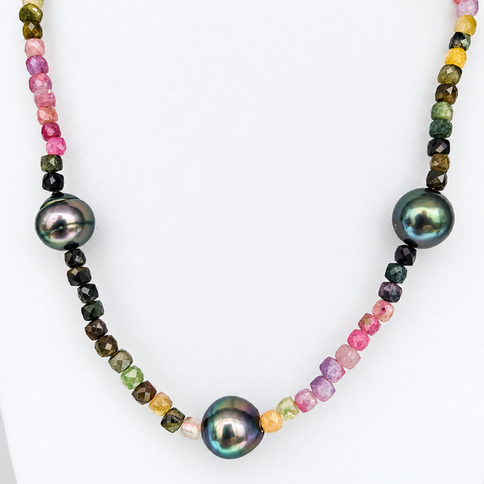 Tahitiparel ketting, 12 mm, zwarte kleur, uitstekende glans, in 18-karaats goud