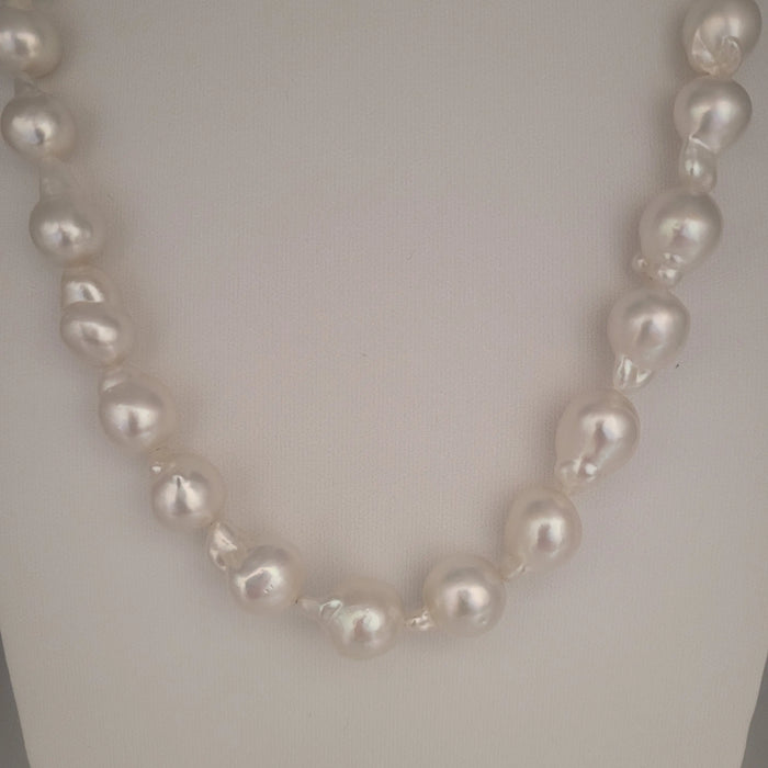 White South Sea Pearl 10-12 Baroque Shape Very High Luster 18K Gold Clasp | The South Sea Pearl |  The South Sea Pearl
