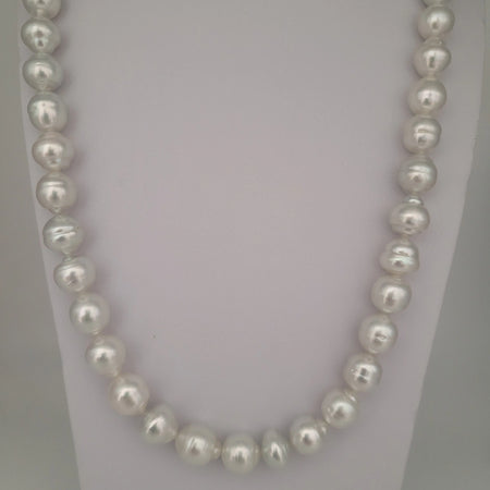 White South Sea Pearls 10-11 mm Very High Luster 18K Gold Clasp | The South Sea Pearl |  The South Sea Pearl