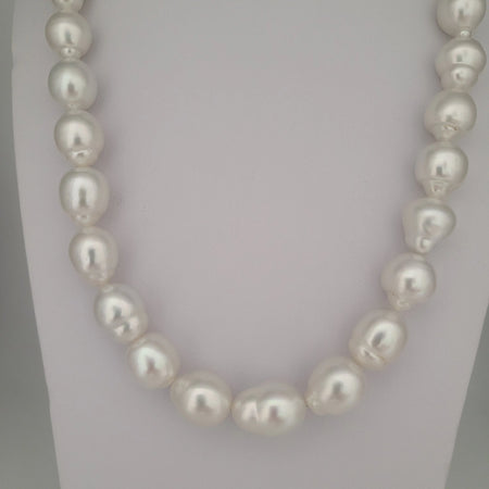 White South Sea Pearls 10-12 mm Very High Luster 18K Gold Clasp | The South Sea Pearl |  The South Sea Pearl