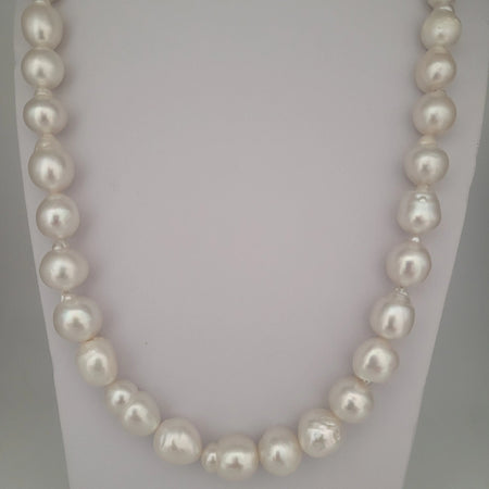White South Sea  Pearls 10-12 mm Very High Luster 18K Gold Clasp | The South Sea Pearl |  The South Sea Pearl