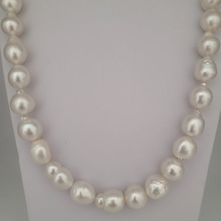White South Sea  Pearls 10-12 mm Very High Luster 18K Gold Clasp | The South Sea Pearl |  The South Sea Pearl
