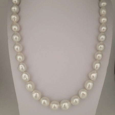 White South Sea Pearls 10-12 mm Very High Luster 18K Gold Clasp | The South Sea Pearl |  The South Sea Pearl