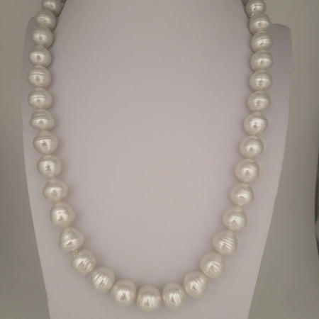 White South Sea Pearls 10-13 mm High Luster 18K Gold Claps | The South Sea Pearl |  The South Sea Pearl