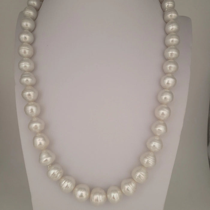 White South Sea Pearls 10-13 mm High Luster 18K Gold Claps | The South Sea Pearl |  The South Sea Pearl