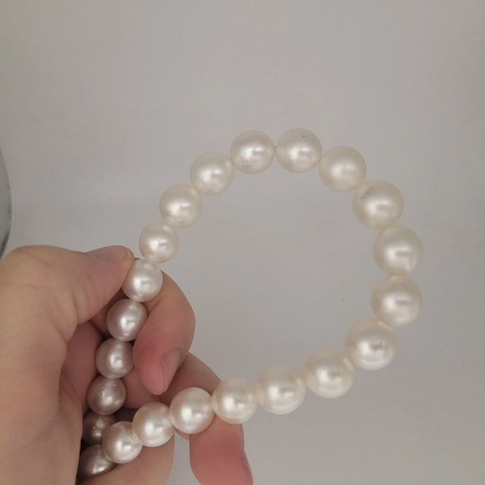 White South Sea Pearls 10-13.70 mm Round Shape 18K Gold Clasp | The South Sea Pearl |  The South Sea Pearl