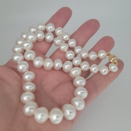 White South Sea Pearls 9-12 mm with high luster 18K Gold clasp | The South Sea Pearl |  The South Sea Pearl