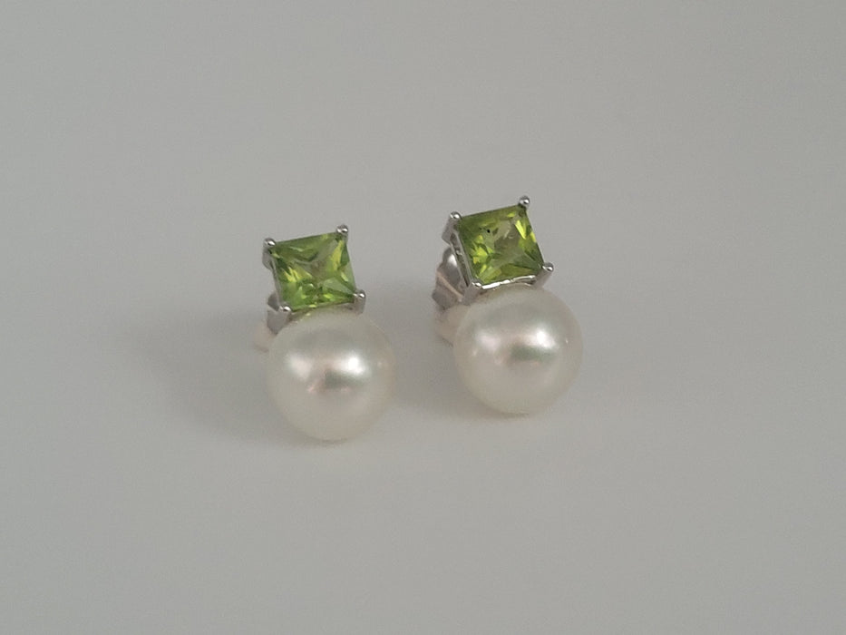 Akoya Cultured Pearls, Precious Stones Peridot, 18K White Gold - MIMUKA