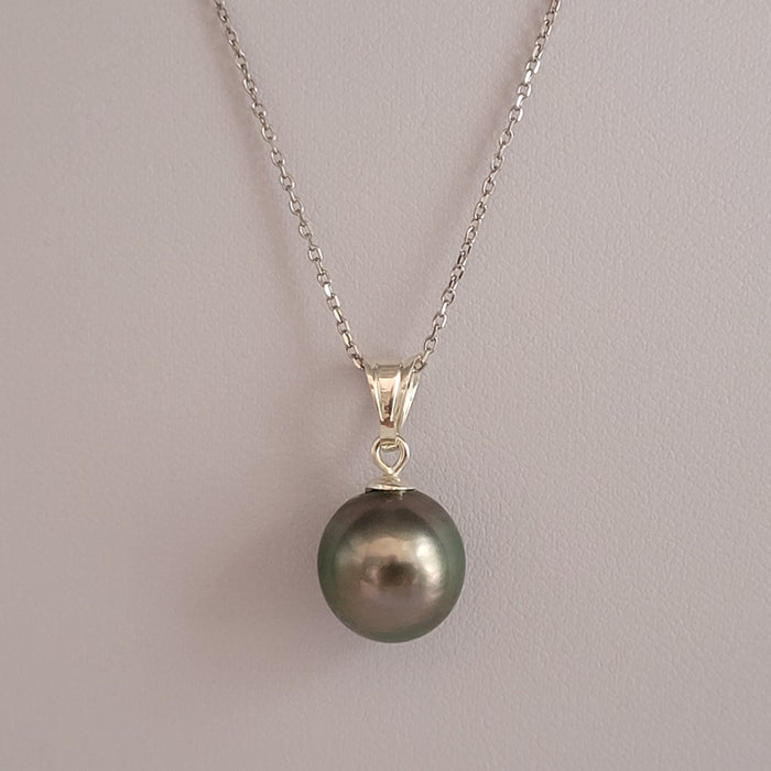 Tahiti Pearl 12 mm Natural Black-Green Color and High Luster |  The South Sea Pearl |  The South Sea Pearl