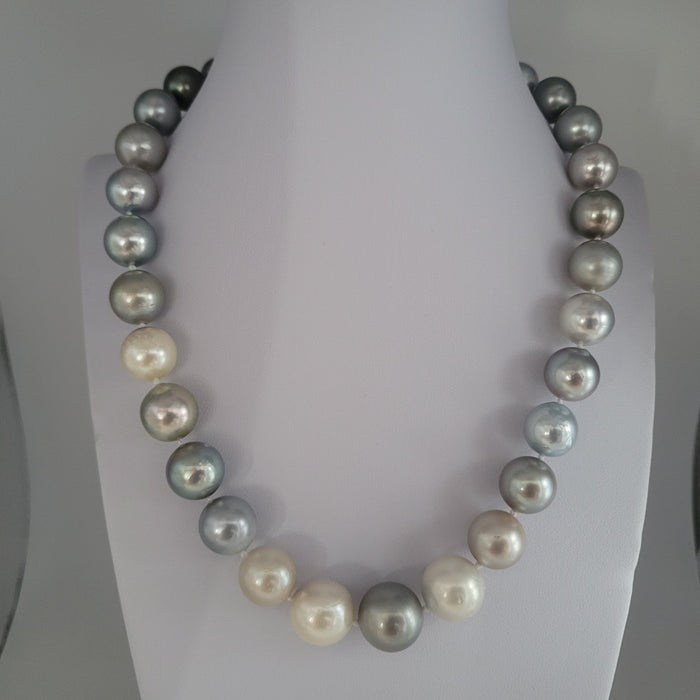 Tahiti Pearl Necklace of Fancy Color, Round shaoe 11-14 mm |  The South Sea Pearl |  The South Sea Pearl