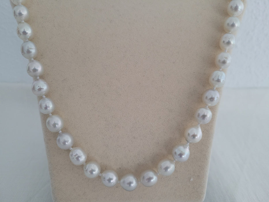 South Sea Pearls Necklace, White Color, 9-10 mm, 18 Karat Gold - Only at  The South Sea Pearl