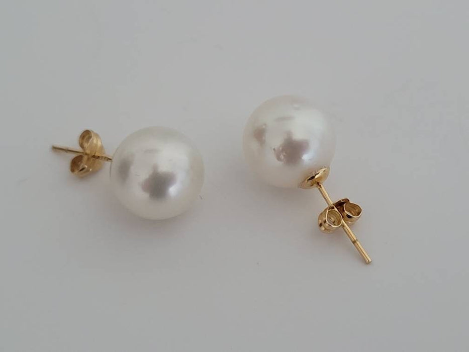 18K Gold Pearl Earrings - South Sea Pearl Earrings 10 mm White Color Round Shape, 18 Karats Solid Gold Studs - Only at  The South Sea Pearl