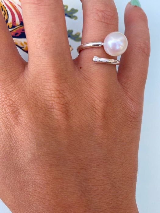 Adjustable Pearl Ring for Woman, White South Sea Pearl, Round 9 mm - Adjustable to all sizes White South Sea Pearl Ring -The South Sea Pearl