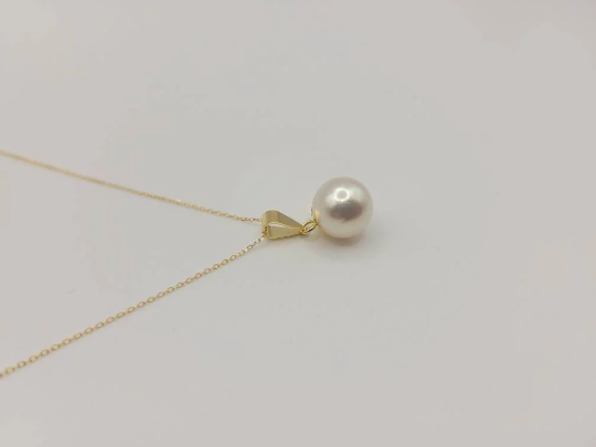 18K Akoya Pearl Pendant 9 mm Round AAA 18 Karats Solid Gold Pendant Necklace -  The South Sea Pearl